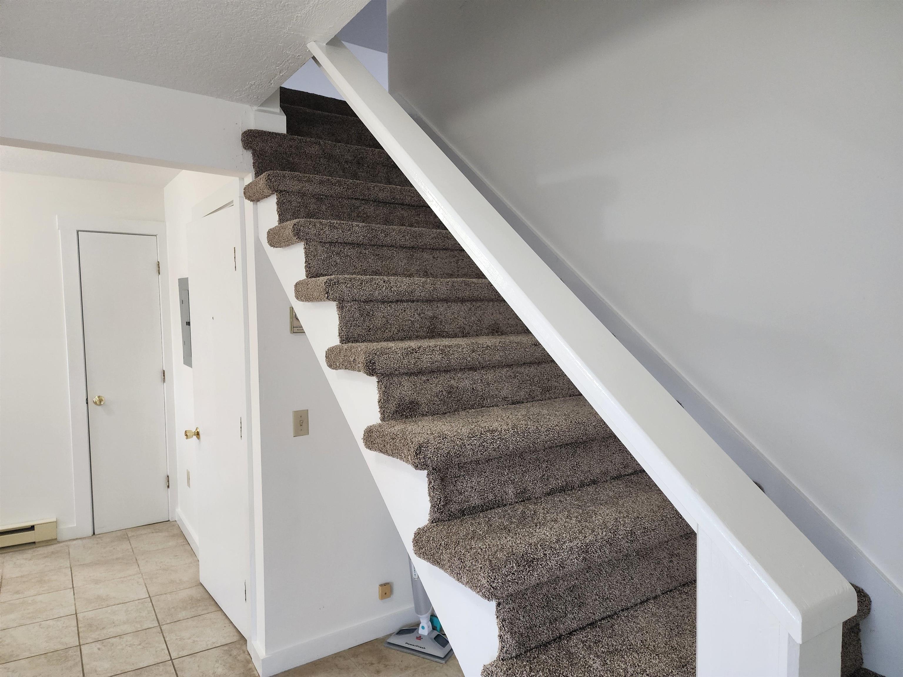73 Pleasant Street, Unit 3 Littleton, NH 03561 - Photo 3 of 19