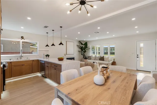 $1,150,000 | 2360 Fanwood Avenue, Long Beach, CA 90815
