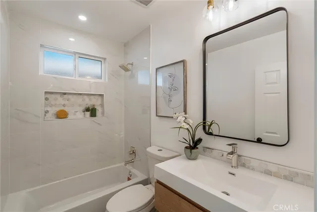 $1,150,000 | 2360 Fanwood Avenue, Long Beach, CA 90815