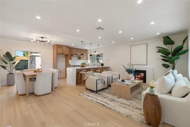 $1,150,000 | 2360 Fanwood Avenue, Long Beach, CA 90815