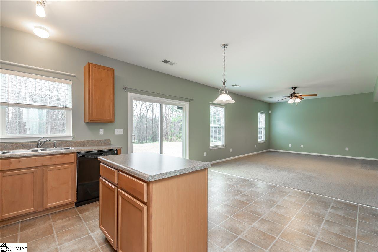210 Bridgeport Road Boiling Springs, SC 29316 - Photo 10 of 36 Gallery Image 10