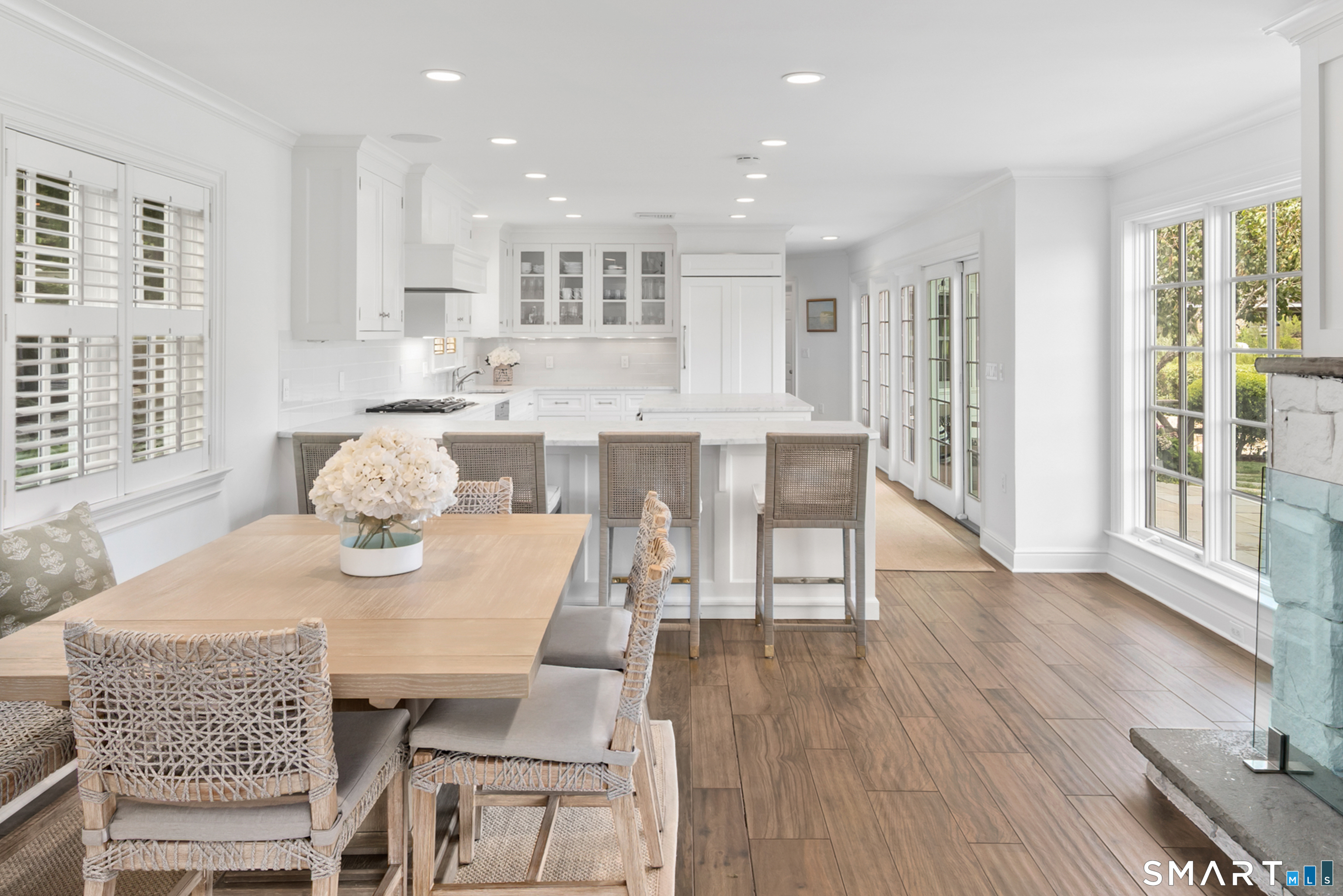 61 5 Mile River Road Darien, CT 06820 - Photo 14 of 38 Full eat-in Kitchen