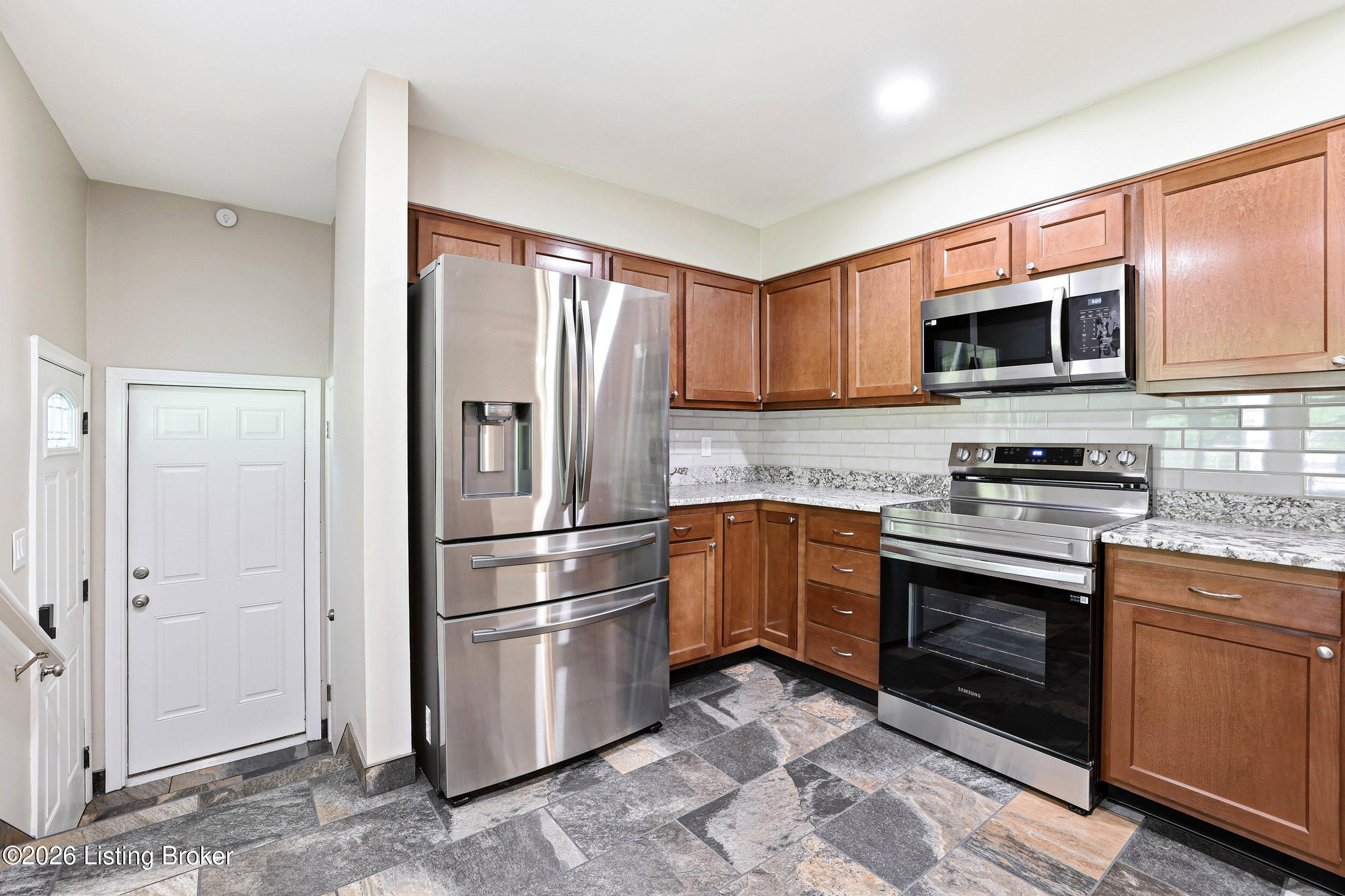4709 Clarmar Road Jeffersontown, KY 40299 - Photo 12 of 43 4709 clarmar-12
