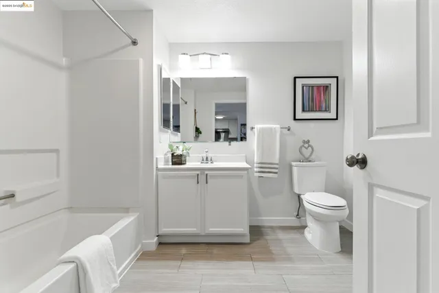 $568,000 | 555 10th Street, Unit 201, Oakland, CA 94607