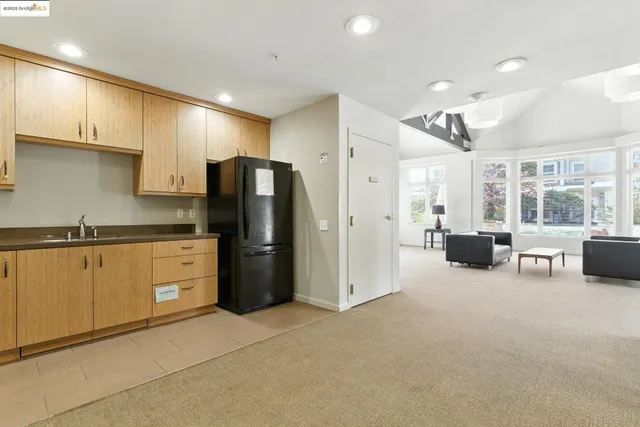 $568,000 | 555 10th Street, Unit 201, Oakland, CA 94607