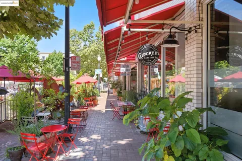 $568,000 | 555 10th Street, Unit 201, Oakland, CA 94607