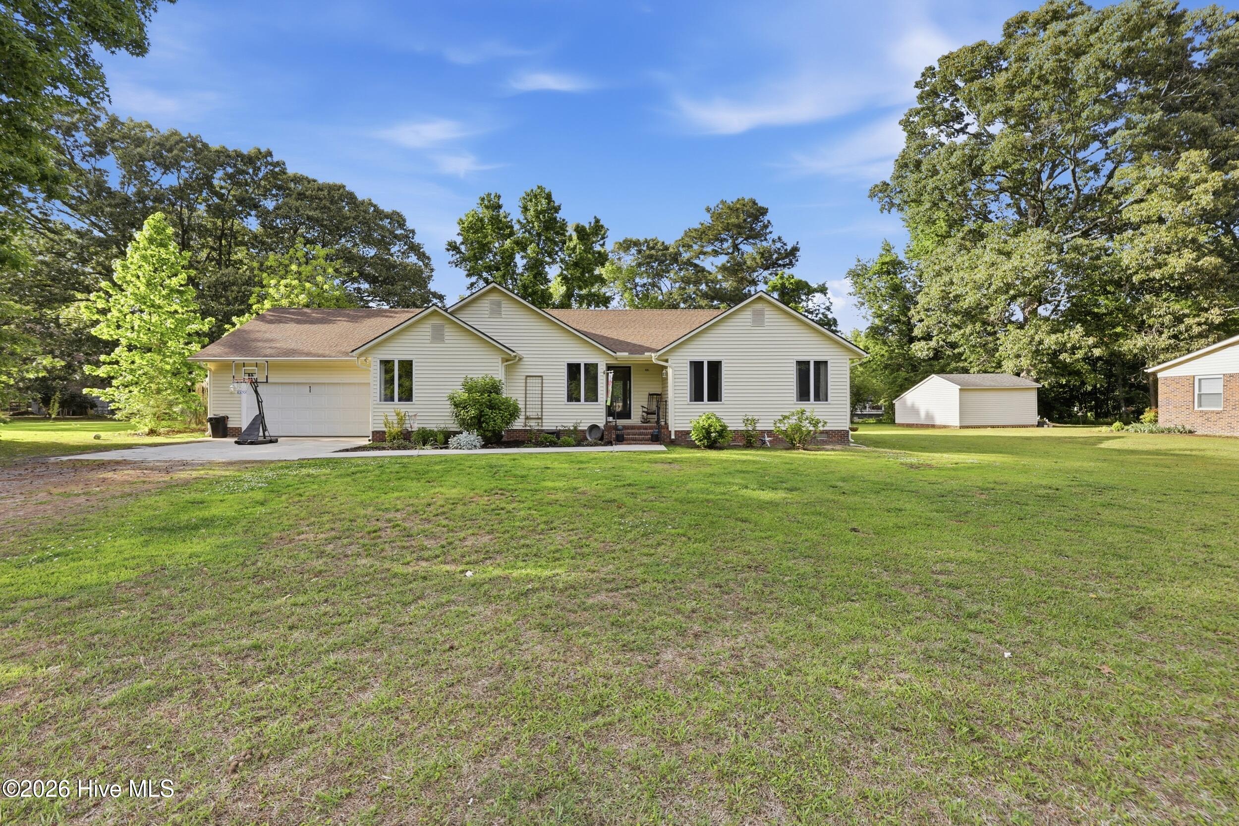935 Soundside Road Edenton, NC 27932 - Photo 2 of 34 2 car garage
