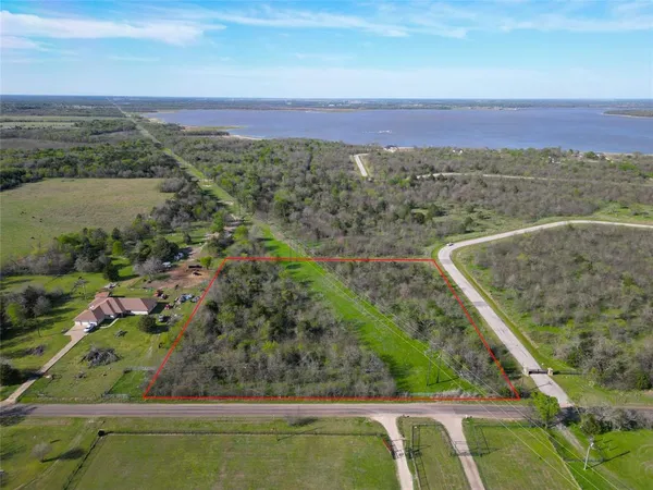 $215,000 | 8001 Big Water Lane, Kemp, TX 75143