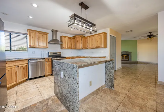 $450,000 | 211 West Camino De Mesa, Huachuca City, AZ 85616