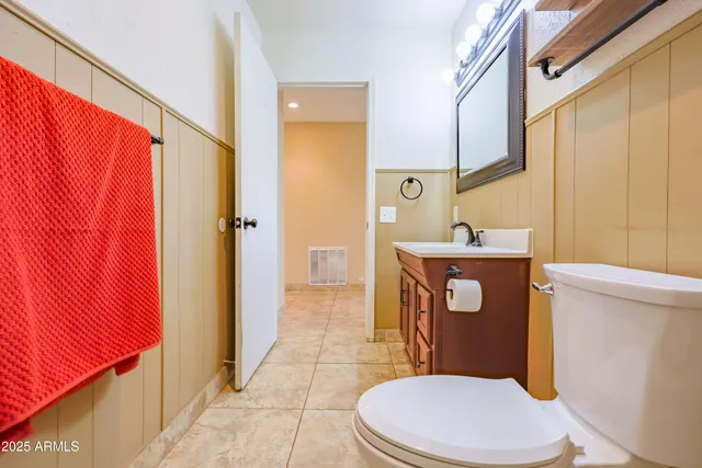 $450,000 | 211 West Camino De Mesa, Huachuca City, AZ 85616