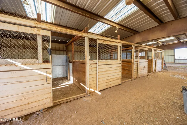 $450,000 | 211 West Camino De Mesa, Huachuca City, AZ 85616