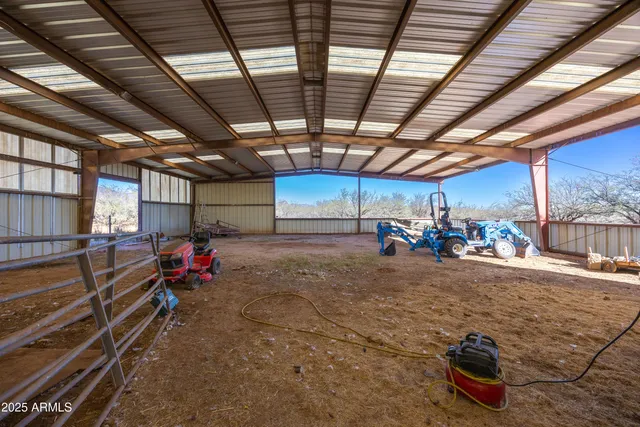 $450,000 | 211 West Camino De Mesa, Huachuca City, AZ 85616