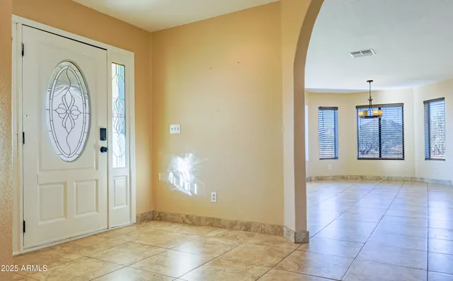 $450,000 | 211 West Camino De Mesa, Huachuca City, AZ 85616