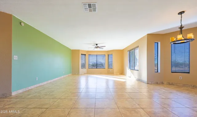 $450,000 | 211 West Camino De Mesa, Huachuca City, AZ 85616