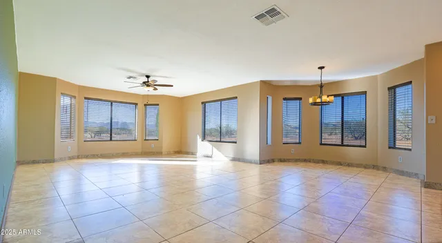 $450,000 | 211 West Camino De Mesa, Huachuca City, AZ 85616