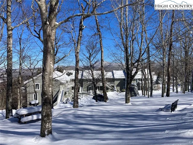 $272,900 | 367 Skyleaf Drive, Unit D8, Sugar Mountain, NC 28604