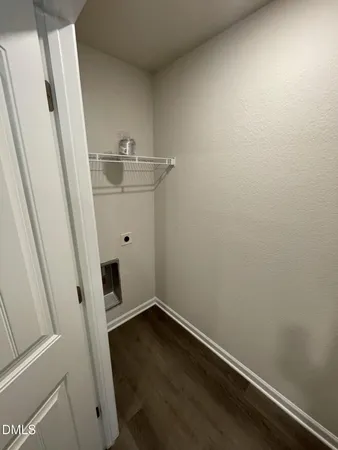 a view of utility room