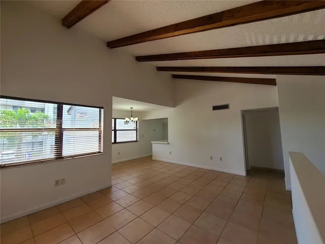 $2,350 | 10282 Northwest 9th St Circle, Unit 205, Miami, FL 33172