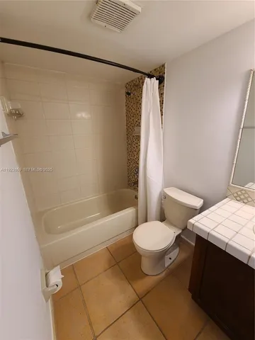 $2,350 | 10282 Northwest 9th St Circle, Unit 205, Miami, FL 33172