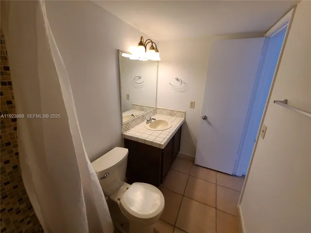 $2,350 | 10282 Northwest 9th St Circle, Unit 205, Miami, FL 33172