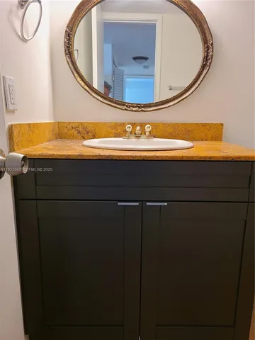 $2,350 | 10282 Northwest 9th St Circle, Unit 205, Miami, FL 33172