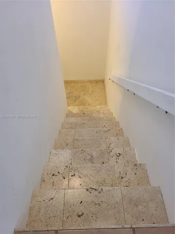 $2,350 | 10282 Northwest 9th St Circle, Unit 205, Miami, FL 33172