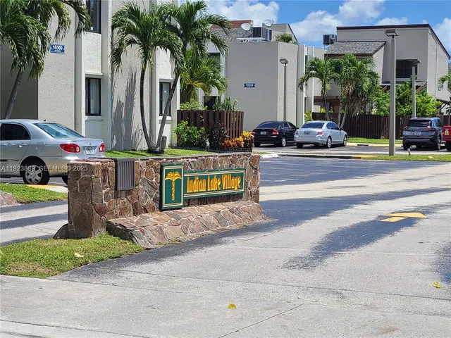$2,350 | 10282 Northwest 9th St Circle, Unit 205, Miami, FL 33172