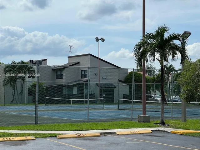 $2,350 | 10282 Northwest 9th St Circle, Unit 205, Miami, FL 33172