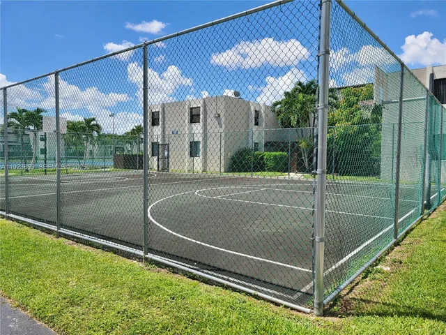 $2,350 | 10282 Northwest 9th St Circle, Unit 205, Miami, FL 33172