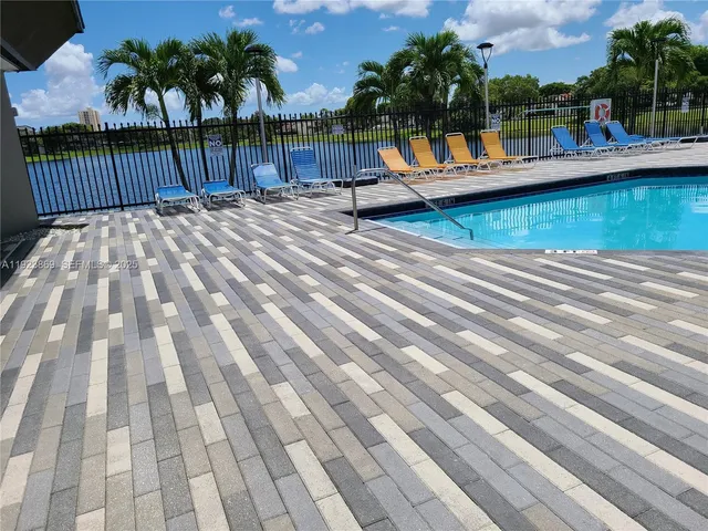 $2,350 | 10282 Northwest 9th St Circle, Unit 205, Miami, FL 33172