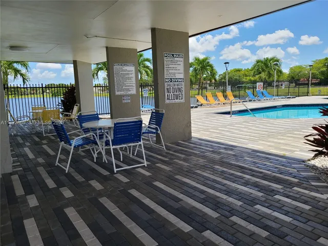 $2,350 | 10282 Northwest 9th St Circle, Unit 205, Miami, FL 33172