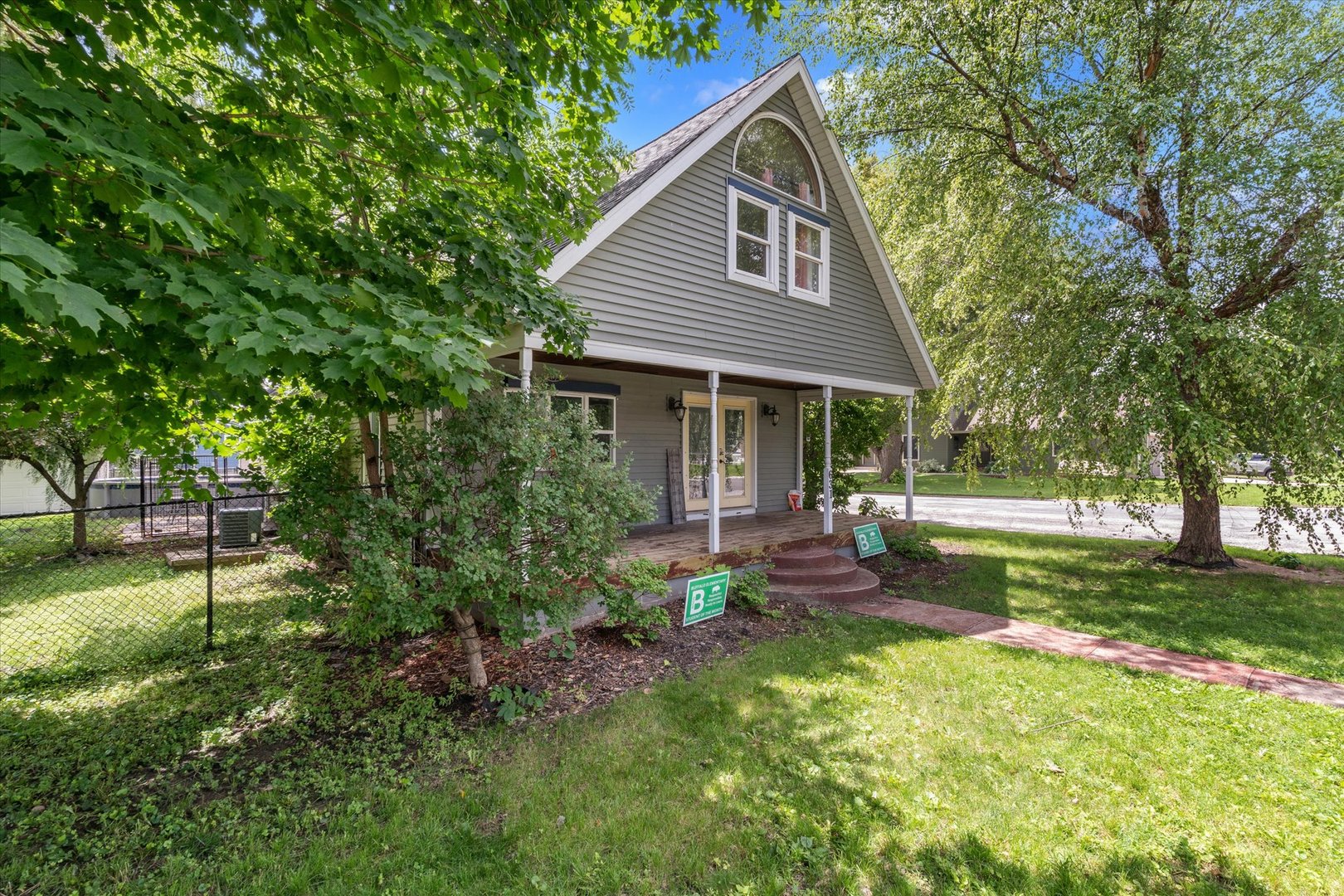 631 2nd Street Buffalo, IA 52728 - Photo 2 of 29