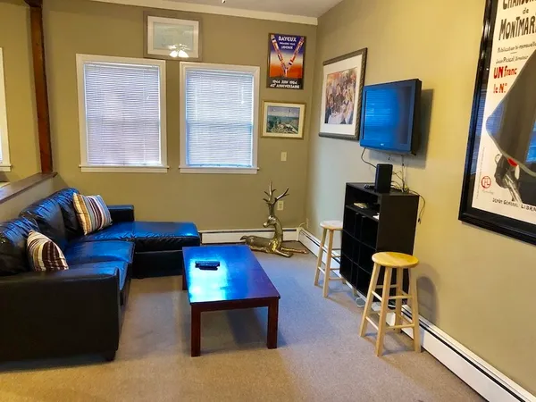 $2,600 | 99 Spring Street, Unit T1, Newport, RI 02840