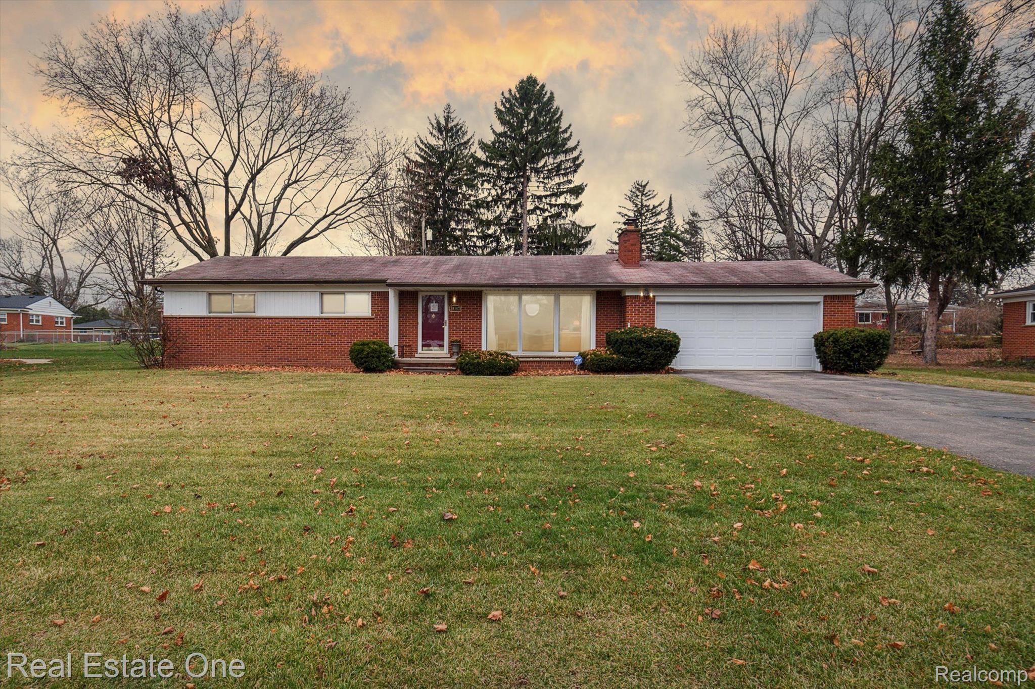 28367 Ridgebrook Road Farmington, MI 48334 - Photo 1 of 28 Gallery Image 1