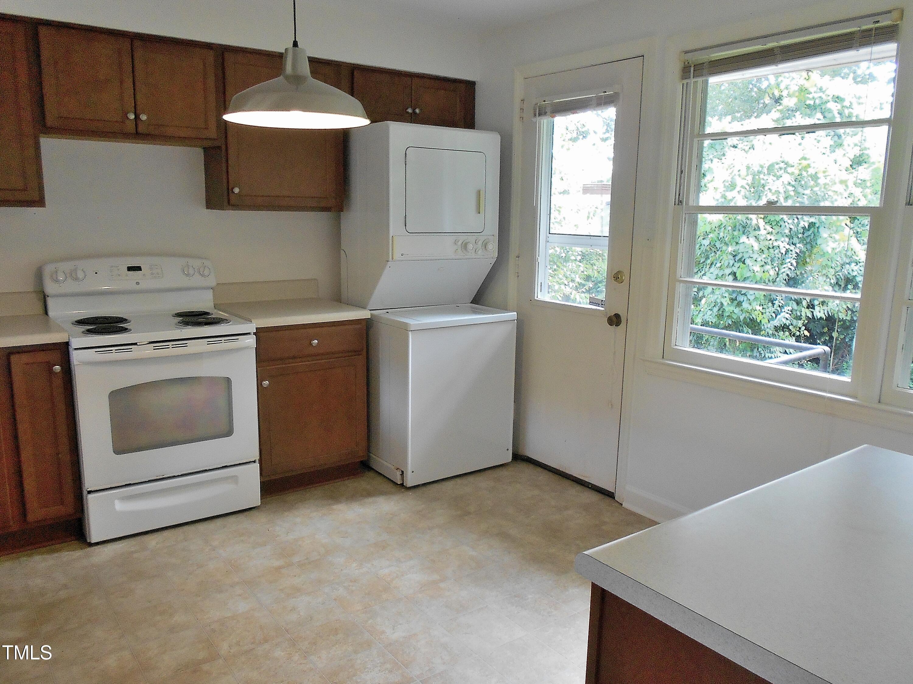 710 Graham Street Raleigh, NC 27605 - Photo 10 of 21 Kitchen