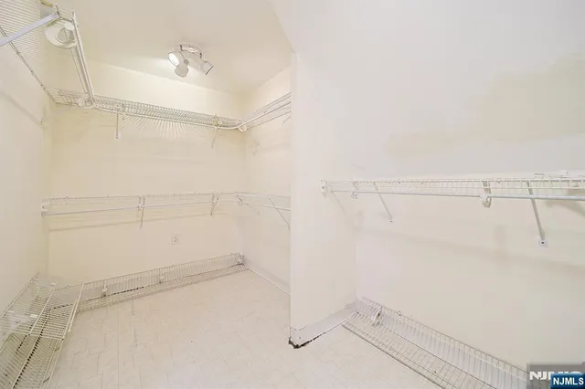 $1,280,000 | 1585 Bergen Boulevard, Leonia, NJ 07605