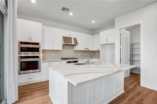 $6,500 | 102 Pansy, Irvine, CA 92618