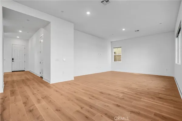 $6,500 | 102 Pansy, Irvine, CA 92618