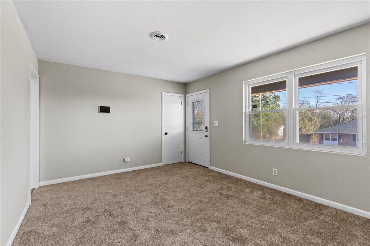 3331 Hillis Road Augusta, GA 30906 - Photo 5 of 28 06-Great Room