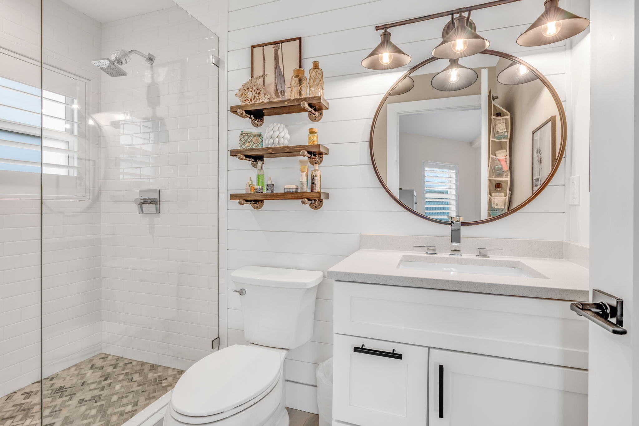 273 Indies Road Summerland Key, FL 33042 - Photo 14 of 37 Primary En Suite