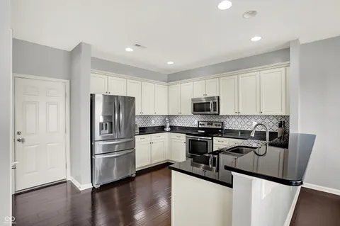 $359,900 | 4649 Indigo Blue Boulevard, Whitestown, IN 46075