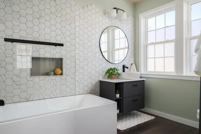 $400,000 | 32 Country Club Drive, Warwick, RI 02888