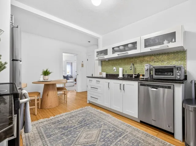 $2,700 | 159 South Street, Unit 1L, Boston, MA 02130