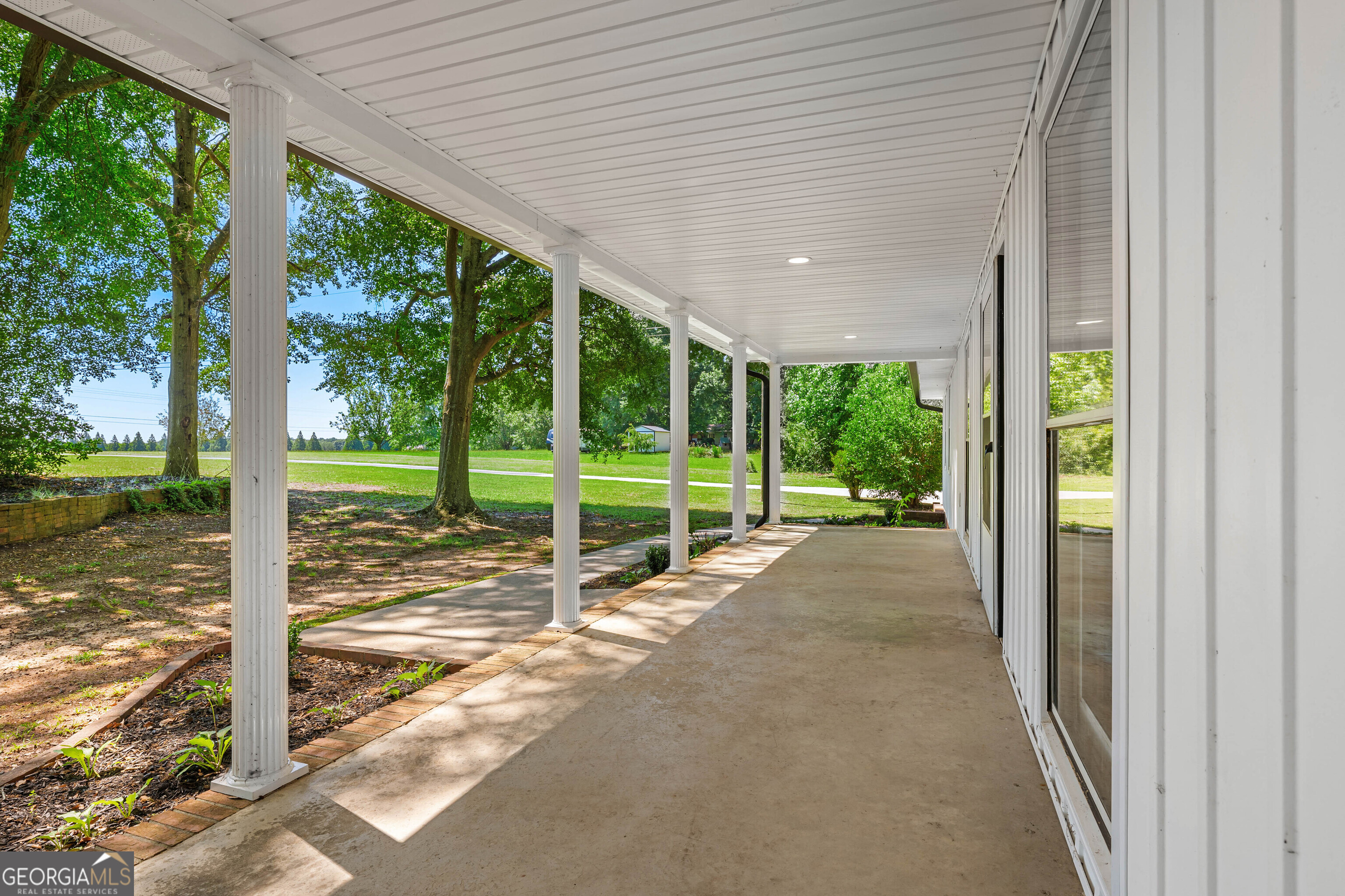 2587 Beacon Light Road Hartwell, GA 30643 - Photo 3 of 19