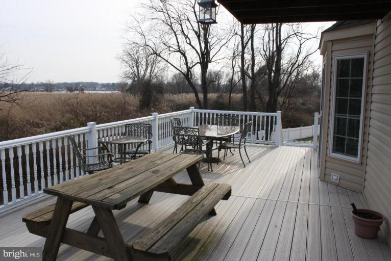 9324 Sea Point Road Sparrows Point, MD 21219 - Photo 2 of 30 Deck