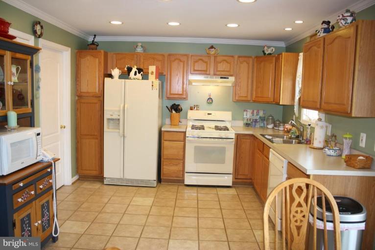9324 Sea Point Road Sparrows Point, MD 21219 - Photo 12 of 30 Kitchen