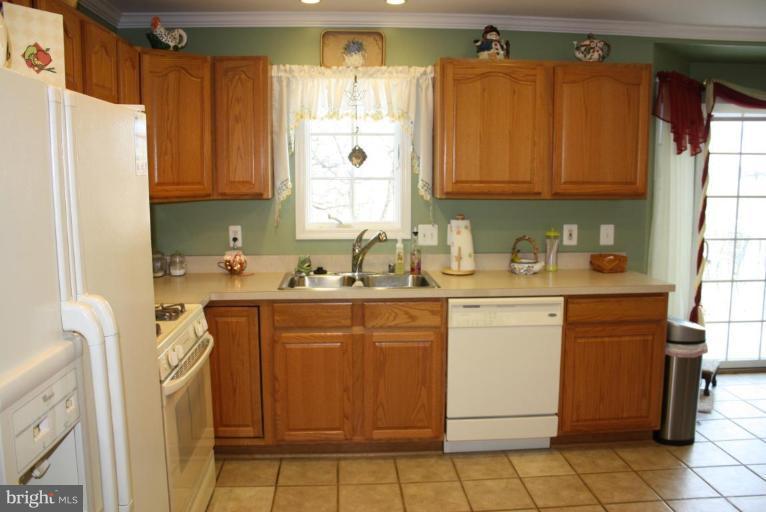 9324 Sea Point Road Sparrows Point, MD 21219 - Photo 13 of 30 Kitchen #2