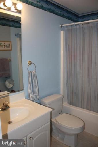 9324 Sea Point Road Sparrows Point, MD 21219 - Photo 17 of 30 Bath #2