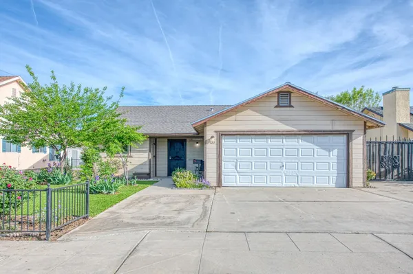 $399,000 | 127 5th Street, Clovis, CA 93612