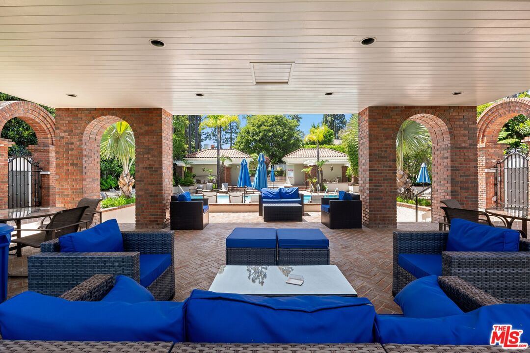 2125 Ridge Drive Los Angeles, CA 90049 - Photo 32 of 32